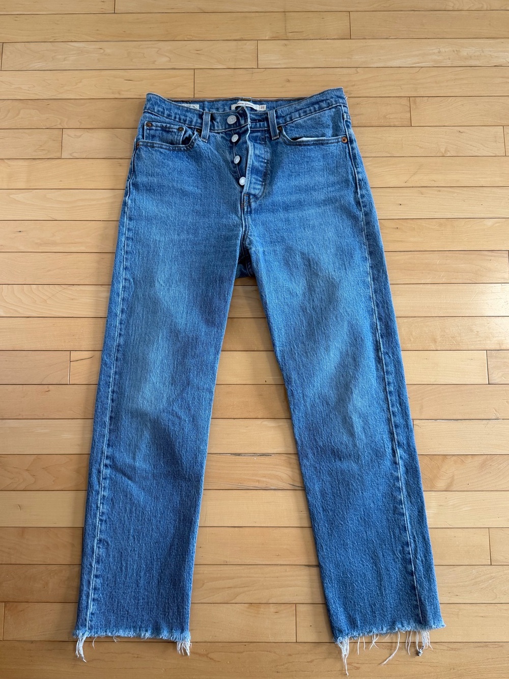 Levi’s Wedgie Straight Jeans Size 27 High Rise Raw Hem Button Fly